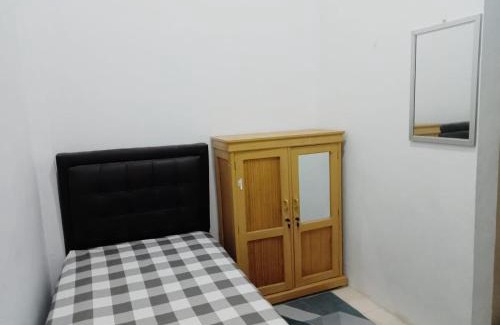 Pekanbaru House | DYAZA LV Pekanbaru Near Sultan Syarif Kasim Airport and UIR