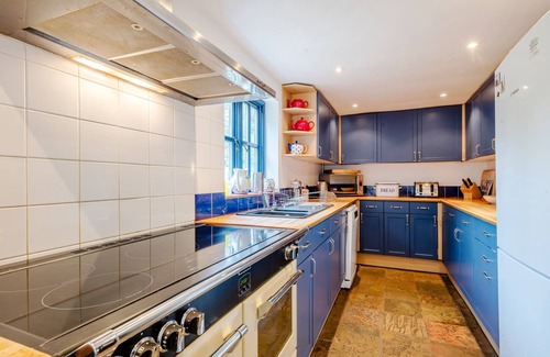 Hindolveston House | Dyes Cottage - Five Bedroom House, Sleeps 10