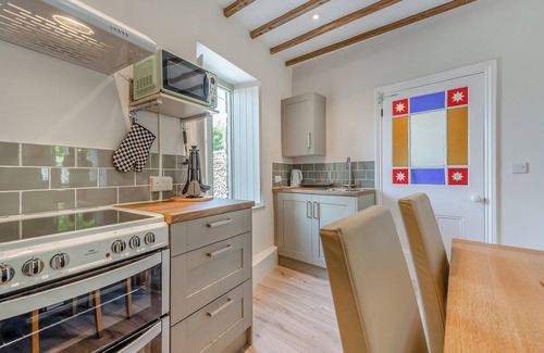 Lampeter Cottage | Dyffryn @ Glanffrwd Mill