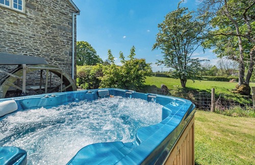 Lampeter Cottage | Dyffryn @ Glanffrwd Mill