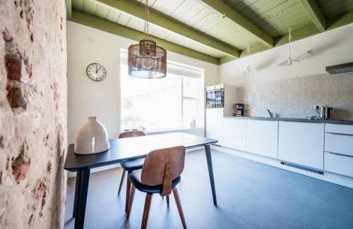 Paesens-Moddergat House | Dyk hûs