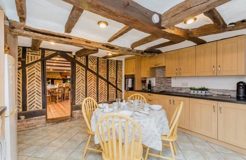 Clayton House | Dyke Farm Barn - Rural I Quiet I Pet Friendly