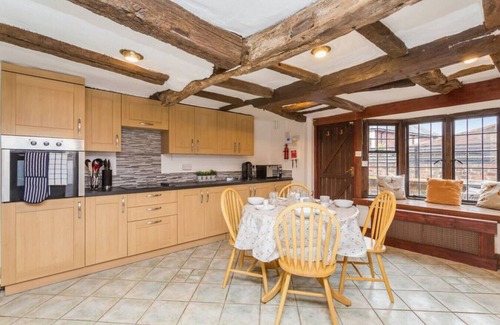 Clayton House | Dyke Farm Barn - Rural I Quiet I Pet Friendly