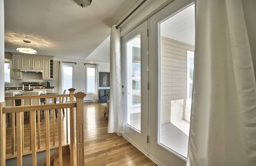 Sherbrooke House | Dynamite 2-Bedroom House WiFi Garage Sleeps 6