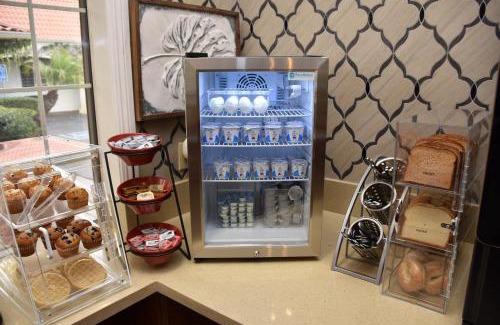 Redlands Hotel | Dynasty Suites Redlands