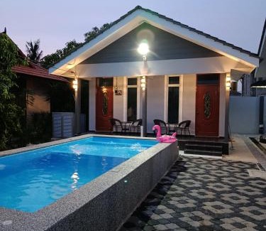 Cherang House | DZ Tiny Home Kota Bharu With Pool, Wifi