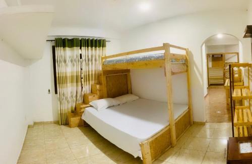 Koslanda House | e34 café & Hotel