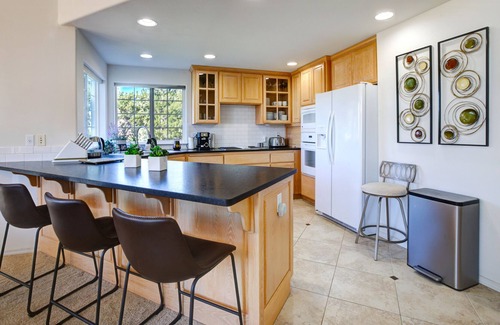 Redmond House | Eagle Crest Family Friendly Retreat - HOT TUB