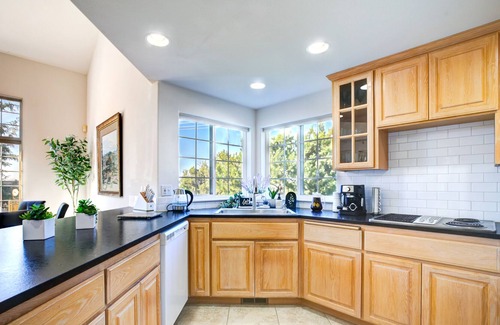 Redmond House | Eagle Crest Family Friendly Retreat - HOT TUB