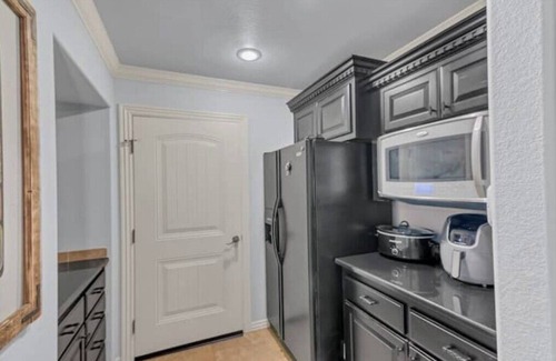 Cecil Apartment | Eagle Crest; Monthly discount for Travelers!