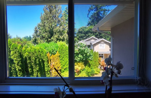 Cordova Bay House | Eagle' house, Room #2