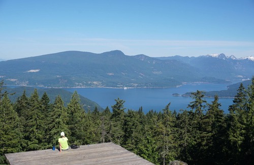Bowen Island Cabin | Eagle Nest Rental
