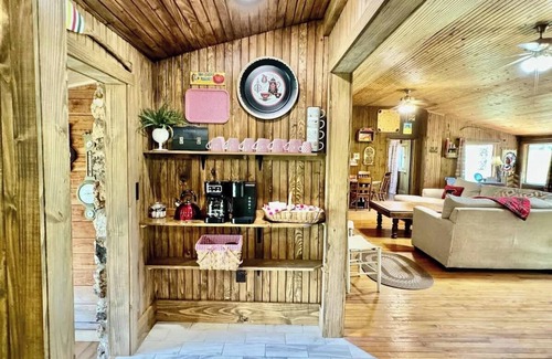 Tahlequah Cabin | Eagle Rock Cabin Illinois River view