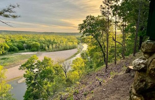 Tahlequah House | Eagle Rock Cabin Illinois River view