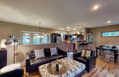 Otter Creek House | Eagle's Crag