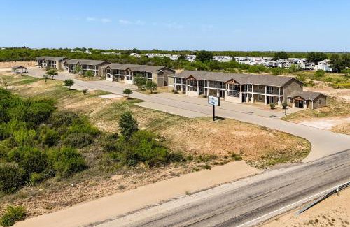 Big Spring Hotel | Eagle's Den Suites Big Spring a Travelodge by Wyndham