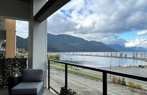 Harrison Hot Springs Condo | Eagle's Nest - Penthouse Condo w/spectacular Harrison Lake & Mountain Views
