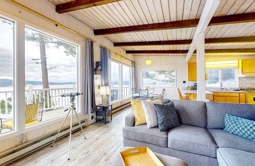 Diamond Point House | Eagle's Oceanview - Oceanfront home near public boat launch with beautiful views