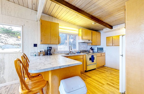 Diamond Point House | Eagle's Oceanview - Oceanfront home near public boat launch with beautiful views