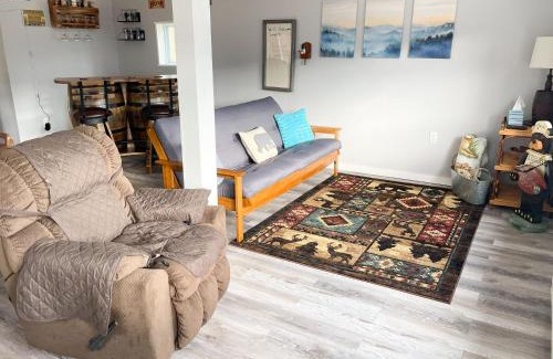 West Hickory House | Eagle's Peak Cottage Near Allegheny River