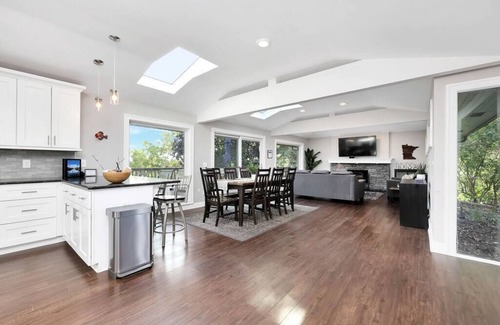 Inver Grove Heights House | Eagle’s Nest - Lake Home with Hot Tub and Fire Pit