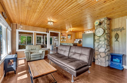 Waverly Cabin | Eagles Rest on Kentucky Lake- peaceful spot for vacation overlooking the lake