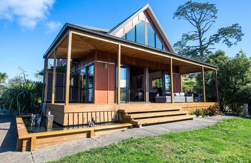 Waitakaruru Cabin | Earth Energies Sanctuary - The ultimate relaxation retreat body & mind therapies
