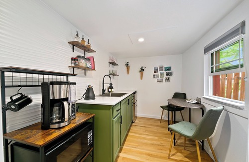 Depot Bench House | Earthy Pearl - 1 Bedroom Suite @ the Boise Depot