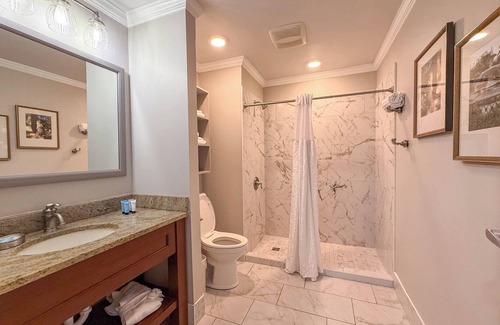 Historic District - North Hotel | East Bay Inn, Historic Inns of Savannah Collection