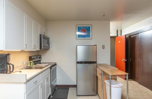 Alyeska Hotel | East Condo #208