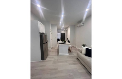 Greater East End House | East Downtown Pied-à-terre Unit #1