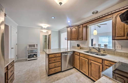East Earl House | East Earl Retreat w/Hot Tub < 4 Mi to Town!