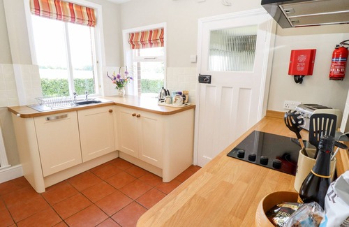 Holton Le Clay Cottage | EAST FARM COTTAGE, family friendly, with open fire in Market Rasen
