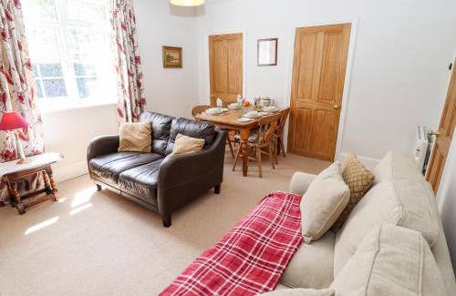 Holton Le Clay House | East Farm Cottage