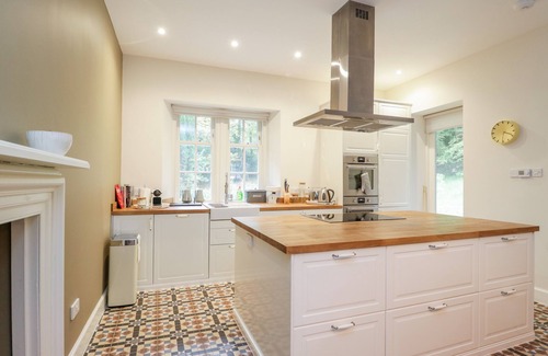 Rothesay Cottage | EAST FIRWOOD, pet friendly, with open fire in Rothesay, Isle Of Bute