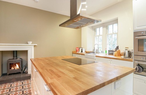 Rothesay Cottage | EAST FIRWOOD, pet friendly, with open fire in Rothesay, Isle Of Bute