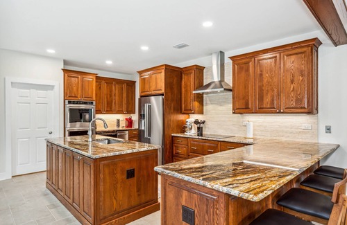 East Hill House | East Hill Charming Family Home- Huge Lot-Fully Updated-Brand New Gourmet Kitchen