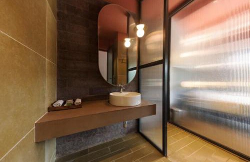 Uttan Hotel | East India House