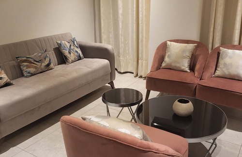 Teshie Apartment | East Legon luxe city appartment w/gym, pool & rooftop terrace