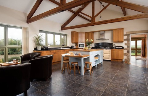 Bedale Cottage | EAST LODGE - STUNNING HOLIDAY HOME, SLEEPS 8, SET IN GLORIOUS YORKSHIRE