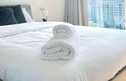 Canning Town Apartment | East London 2-Bed Apt Sleeps 4 7 min walk to Tube