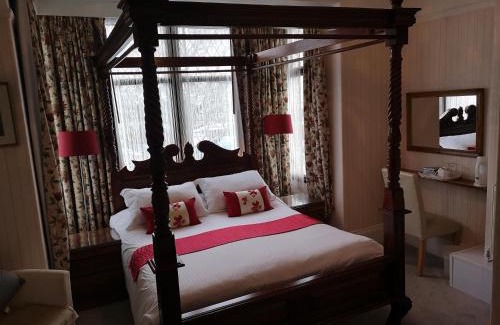 Newton in Furness House | East Mount House