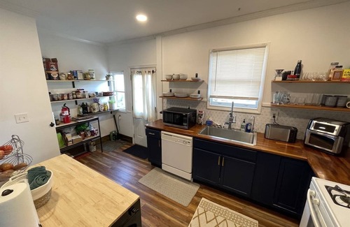Greenwood House | East Nashville Cozy and Convenient - Fun Summer