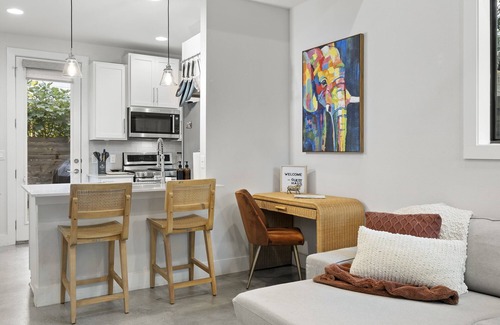 Blackshear-Prospect Hill House | East Side Haven - Blocks from Local Food Legends