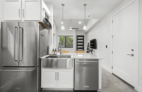 Blackshear-Prospect Hill House | East Side Haven - Blocks from Local Food Legends