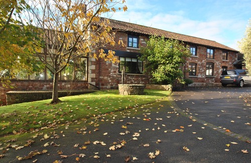 Belluton Cottage | EAST WING, pet friendly, character holiday cottage in Pensford