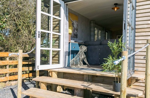 Llanerchymedd Cottage | Easter Cabin - a remote that sleeps 4 guests in 2 bedrooms