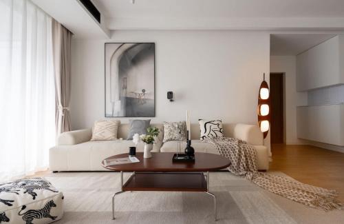 Huangpu Apartment | Eastern Hub - Bund Branch Cozy Chic 3bedroom Skyline&Shanghai Tower View Apt