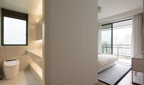 Huangpu Apartment | Eastern Hub - Bund Branch Cozy Chic 3bedroom Skyline&Shanghai Tower View Apt