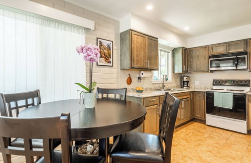 Bishop House | Eastern Sierra Guesthouse. Centrally located for all your adventures.